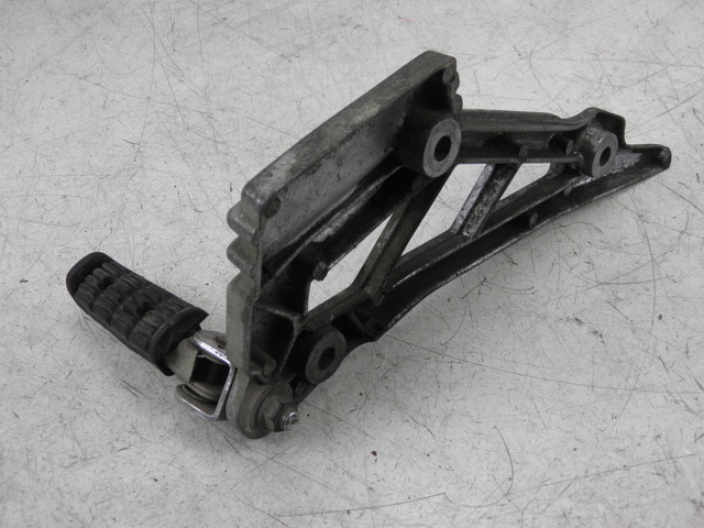 photo de SOPORTE ESTRIBERA TRASERA IZQUIERDA YAMAHA XJ F 900 (1983 - 1994)