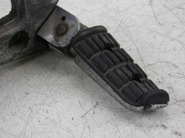 photo de SOPORTE ESTRIBERA TRASERA IZQUIERDA YAMAHA XJ F 900 (1983 - 1994)