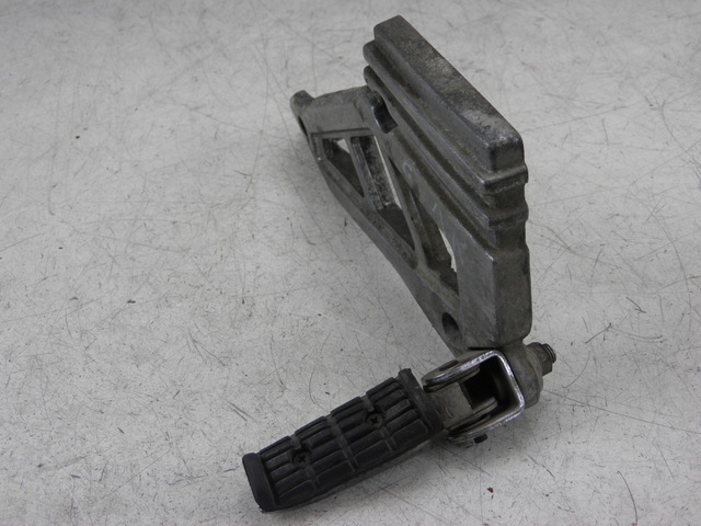 photo de SOPORTE ESTRIBERA TRASERA IZQUIERDA YAMAHA XJ F 900 (1983 - 1994)