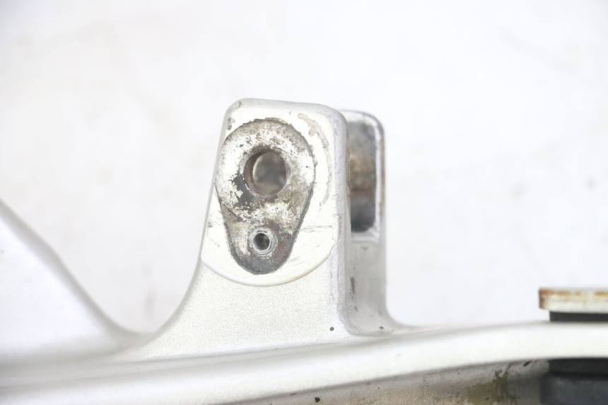 photo de PLACA DE APOYO DELANTERA DERECHA HONDA CBF 500 (2004 - 2007)