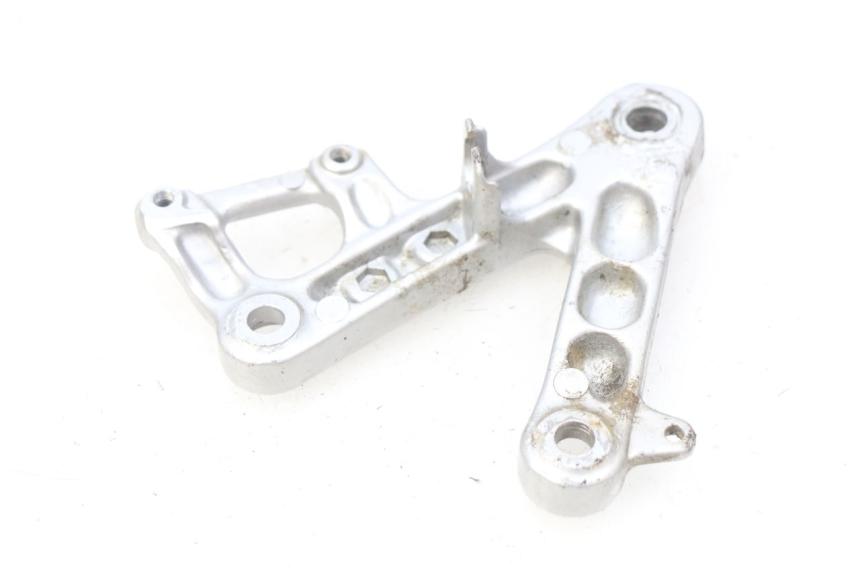 photo de SOPORTE ESTRIBERA DELANTERA DERECHA HONDA CBR RR FIREBLADE 900 (1992 - 1994)