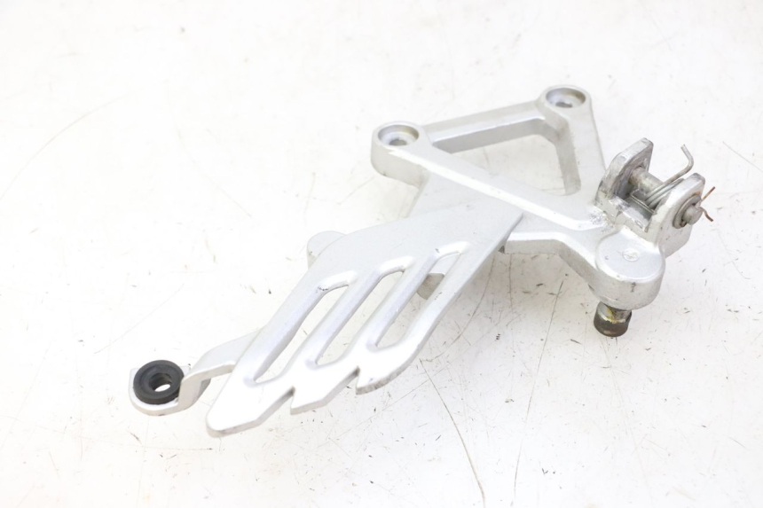 photo de SOPORTE ESTRIBERA DELANTERA DERECHA STAHO FH 50 (2018 - 2019)