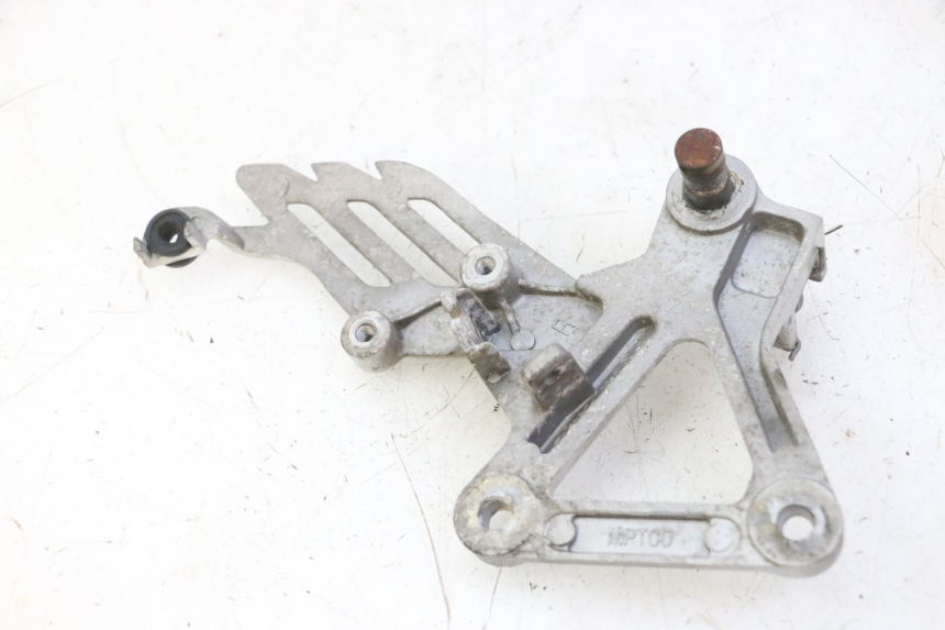 photo de SOPORTE ESTRIBERA DELANTERA DERECHA STAHO FH 50 (2018 - 2019)