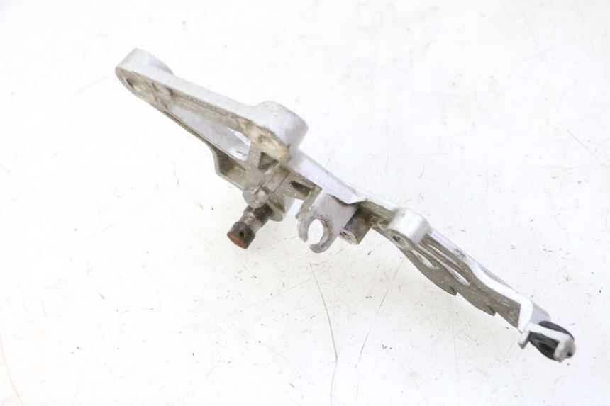 photo de SOPORTE ESTRIBERA DELANTERA DERECHA STAHO FH 50 (2018 - 2019)