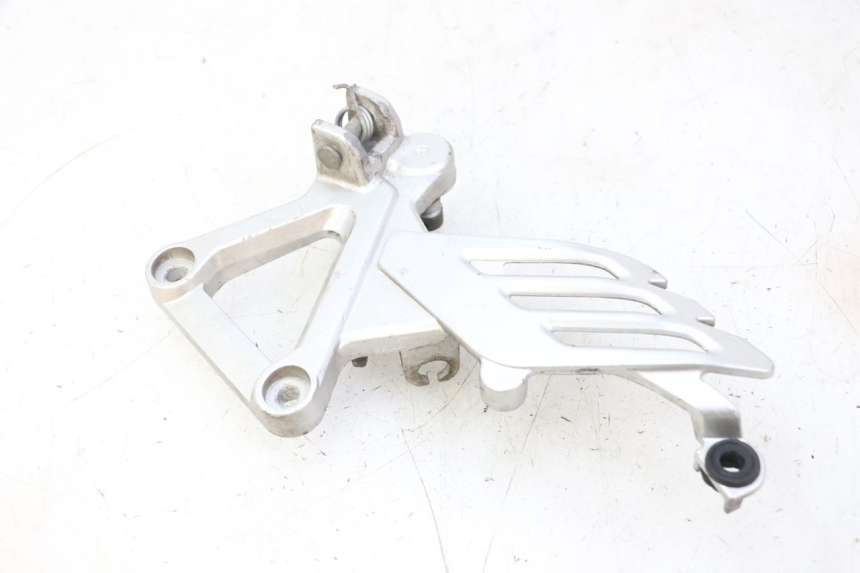 photo de SOPORTE ESTRIBERA DELANTERA DERECHA STAHO FH 50 (2018 - 2019)