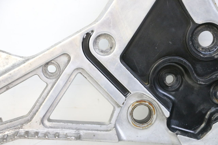 photo de SOPORTE ESTRIBERA DELANTERA DERECHA YAMAHA FJ 36Y 1100 (1984 - 1985)