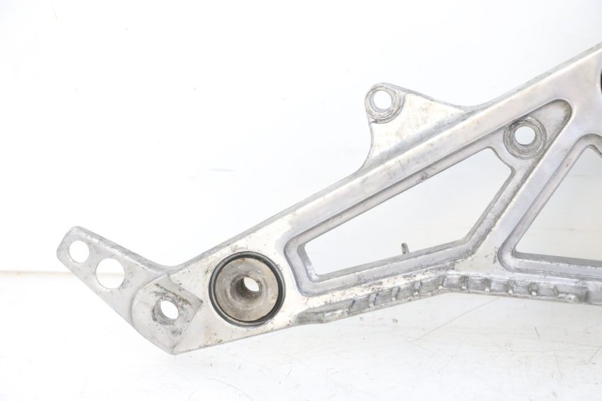 photo de SOPORTE ESTRIBERA DELANTERA DERECHA YAMAHA FJ 36Y 1100 (1984 - 1985)