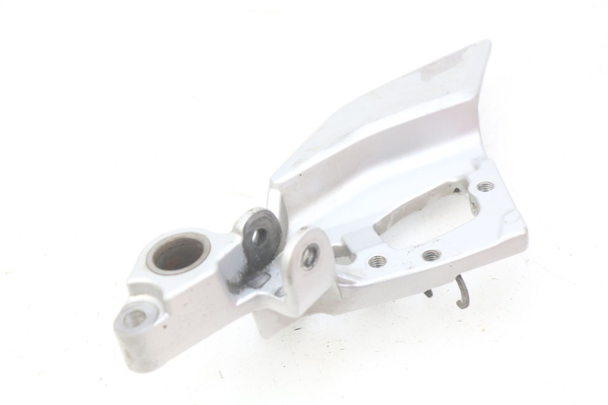 photo de PLATINA APOYA PIE DELANTERO DERECHO YAMAHA FJR ABS 1300 (2016 - 2020)