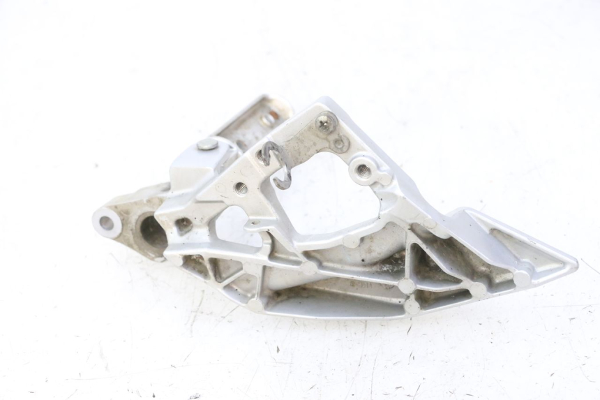 photo de PLATINA APOYA PIE DELANTERO DERECHO YAMAHA FJR ABS 1300 (2016 - 2020)