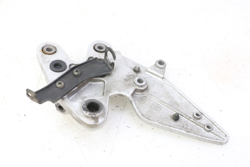 photo de SOPORTE ESTRIBERA DELANTERA DERECHA YAMAHA FZ6 FAZER S2 600 (2007 - 2011)