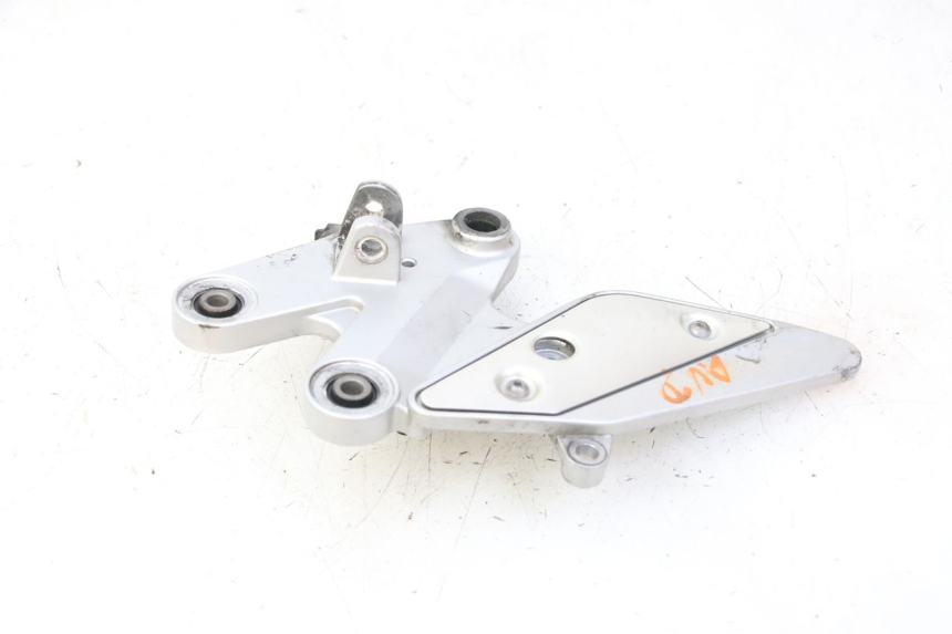 photo de SOPORTE ESTRIBERA DELANTERA DERECHA YAMAHA FZ6 FAZER S2 600 (2007 - 2011)