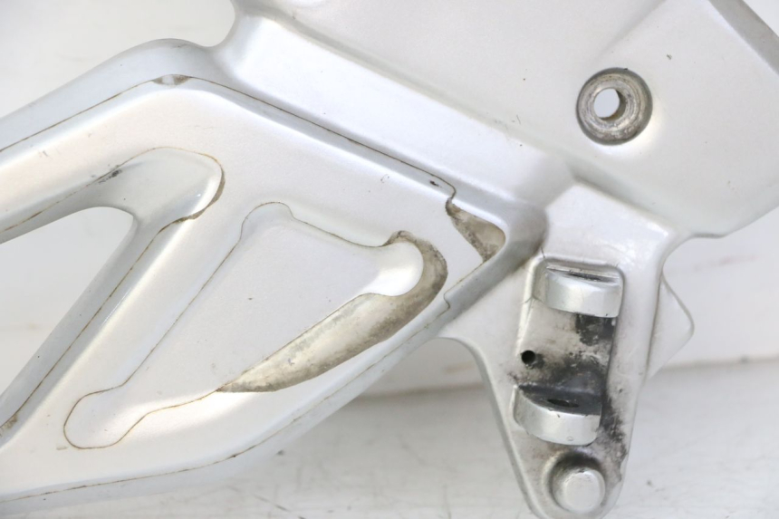 photo de SOPORTE ESTRIBERA DELANTERA DERECHA BMW G310 R 310 (2016 - 2020)