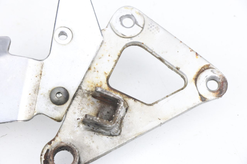 photo de SOPORTE ESTRIBERA DELANTERA DERECHA SUZUKI GS GSE 500 (2001 - 2003)