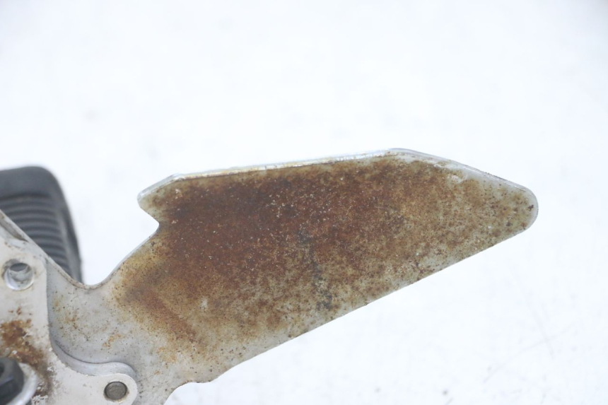 photo de SOPORTE ESTRIBERA DELANTERA DERECHA SUZUKI GS GSE 500 (2001 - 2003)