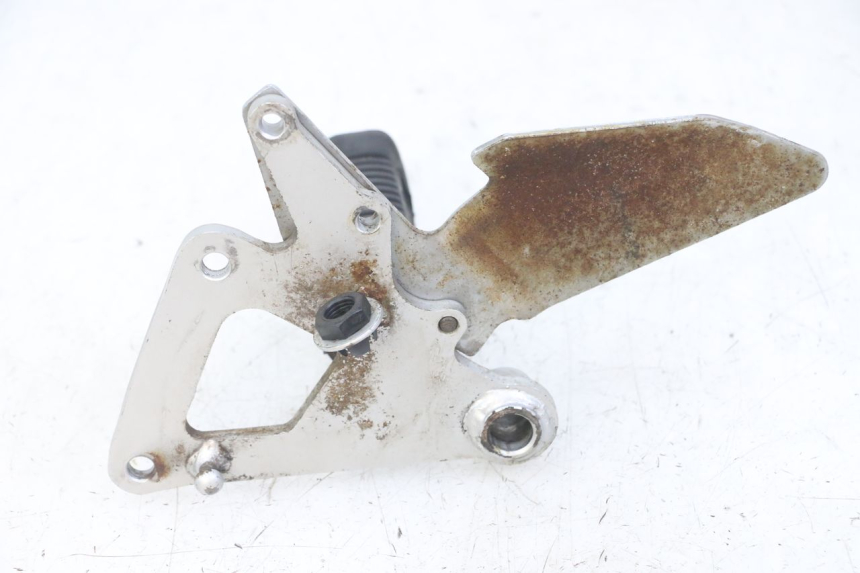 photo de SOPORTE ESTRIBERA DELANTERA DERECHA SUZUKI GS GSE 500 (2001 - 2003)