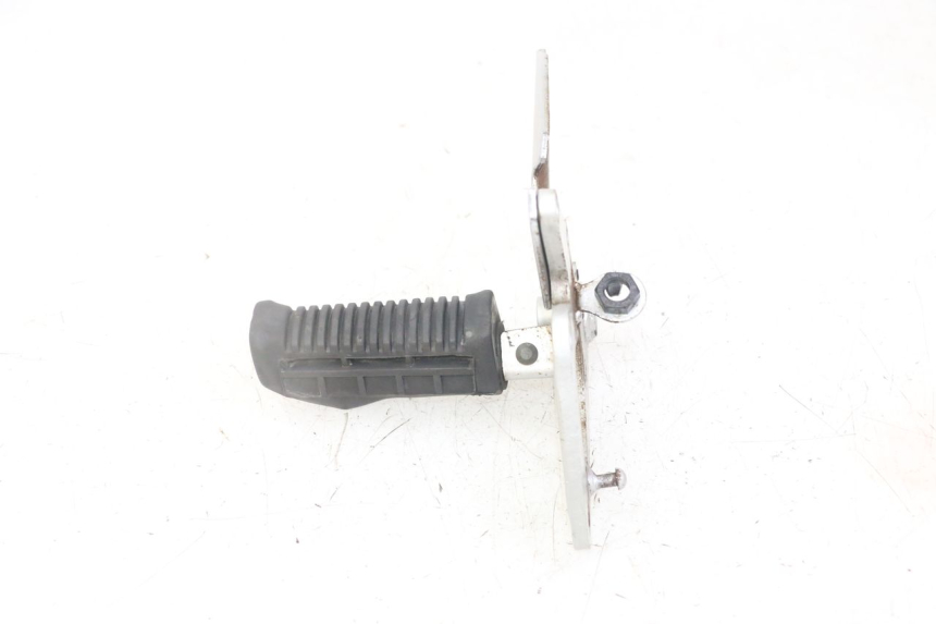 photo de SOPORTE ESTRIBERA DELANTERA DERECHA SUZUKI GS GSE 500 (2001 - 2003)