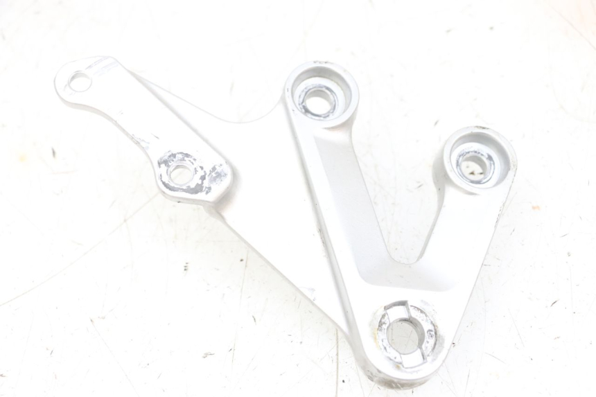 photo de SOPORTE ESTRIBERA DELANTERA DERECHA SUZUKI GSXR GSX-R 1000 (2003 - 2004) - Vista principal