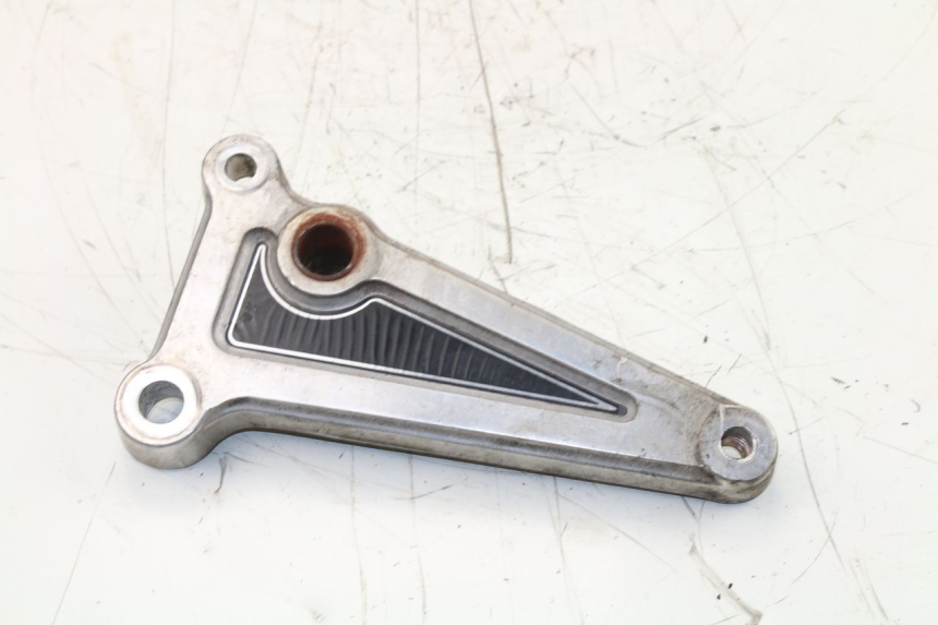 photo de PLATINA APOYA PIE DELANTERO DERECHO HONDA CM 125 (1983 - 2003)