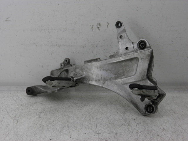 photo de SOPORTE ESTRIBERA DELANTERA DERECHA HONDA ST PAN EUROPEAN ABS 1100 (2002 - 2001)