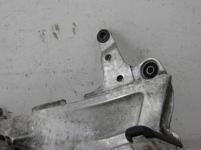 photo de SOPORTE ESTRIBERA DELANTERA DERECHA HONDA ST PAN EUROPEAN ABS 1100 (2002 - 2001)