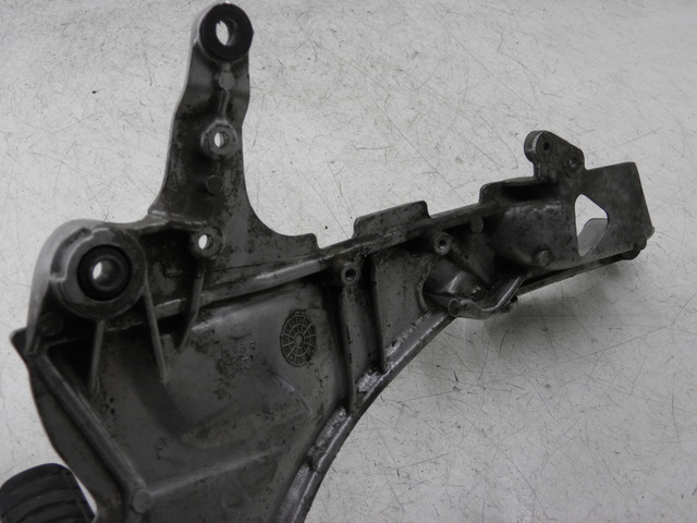 photo de SOPORTE ESTRIBERA DELANTERA DERECHA HONDA ST PAN EUROPEAN ABS 1100 (2002 - 2001)