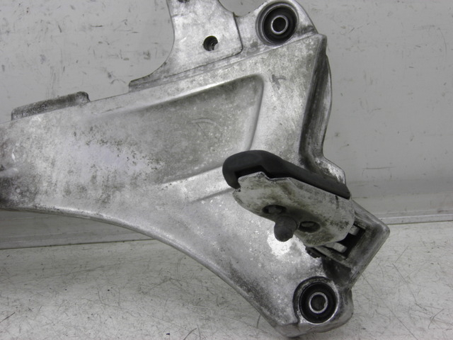 photo de SOPORTE ESTRIBERA DELANTERA DERECHA HONDA ST PAN EUROPEAN ABS 1100 (2002 - 2001)