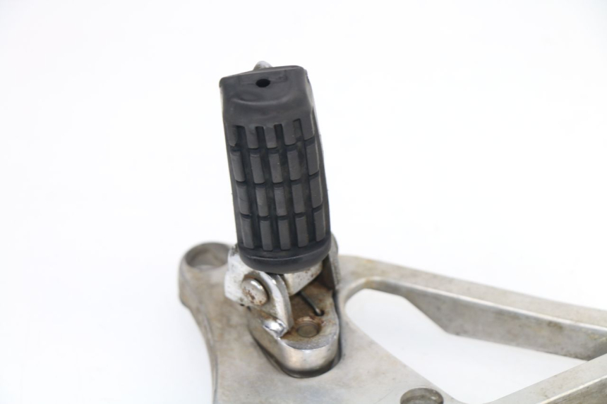 photo de SOPORTE ESTRIBERA DELANTERA DERECHA HONDA VF 1000 (1984 - 1988)