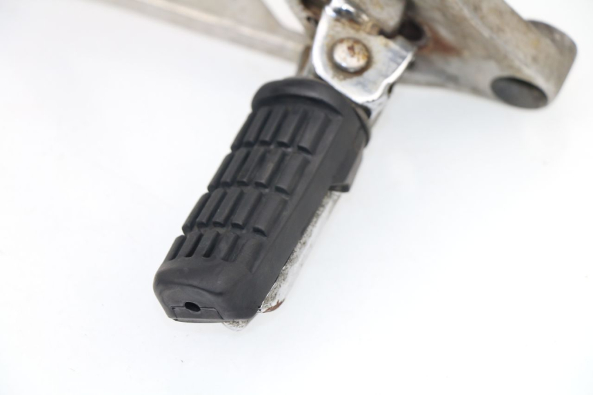 photo de SOPORTE ESTRIBERA DELANTERA DERECHA HONDA VF 1000 (1984 - 1988)