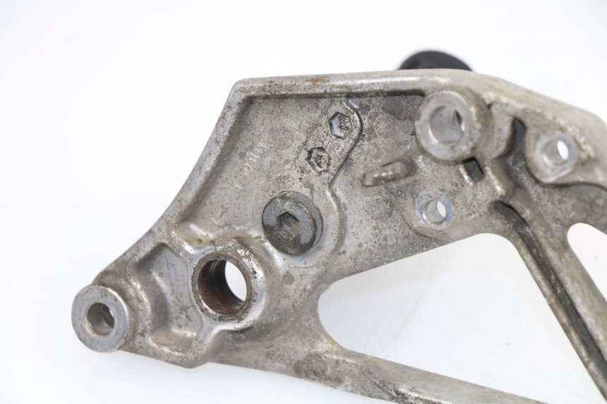 photo de SOPORTE ESTRIBERA DELANTERA DERECHA HONDA VF 1000 (1984 - 1988)