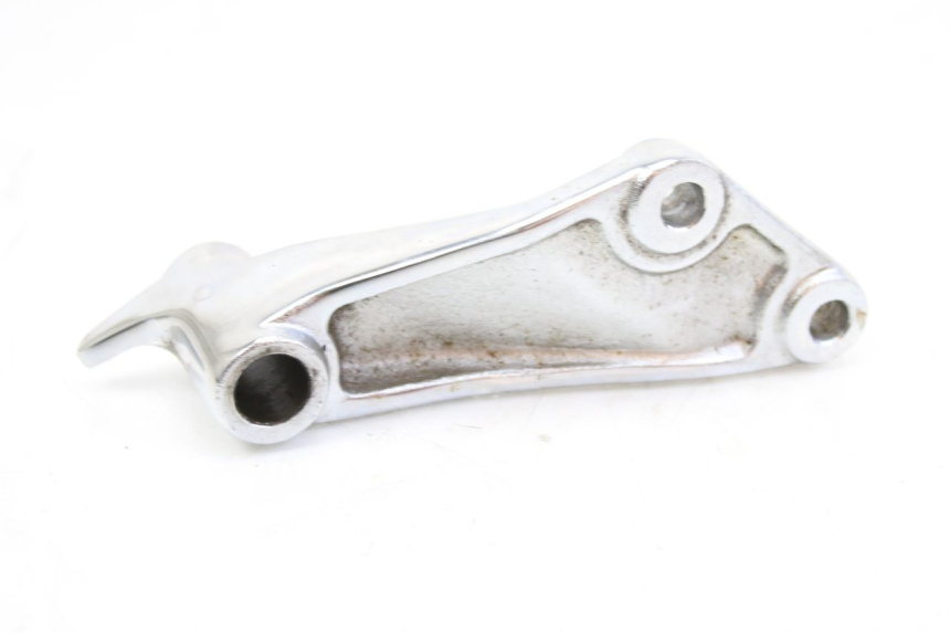photo de PLATINA APOYA PIE DELANTERO DERECHO SYM HUSKY 125 (1999 - 2005)