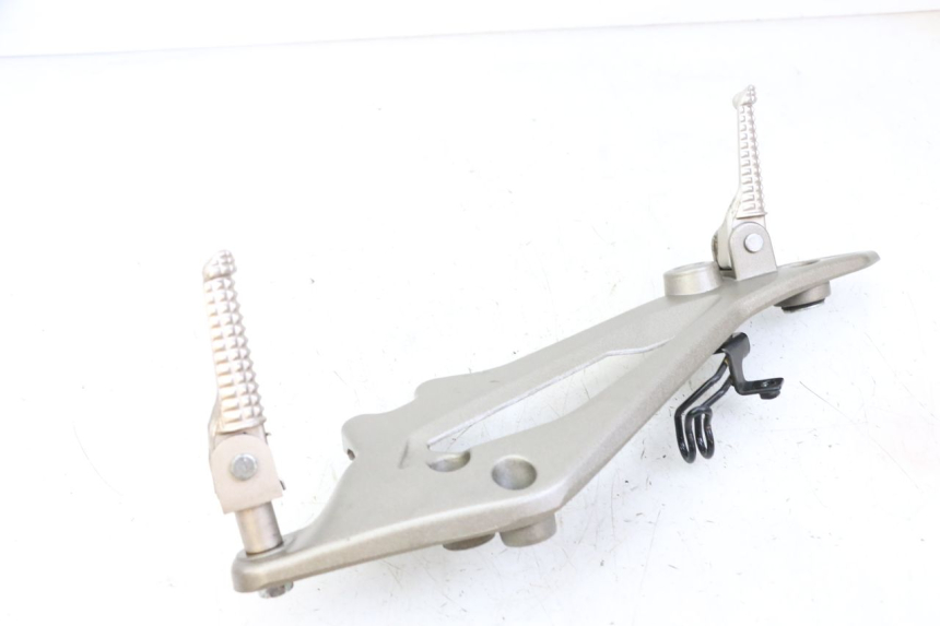 photo de SOPORTE ESTRIBERA DELANTERA DERECHA KIDEN KD125-G 125 (2018 - 2022)