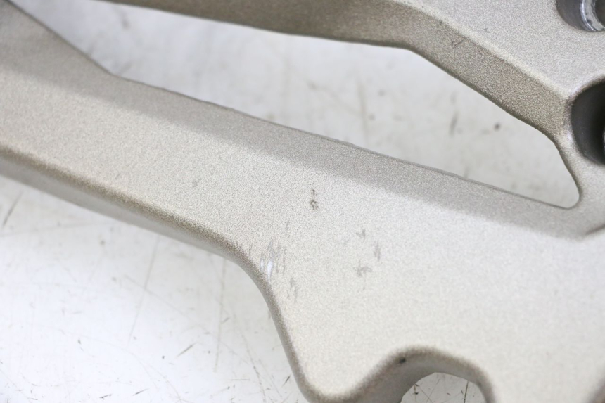photo de SOPORTE ESTRIBERA DELANTERA DERECHA KIDEN KD125-G 125 (2018 - 2022)