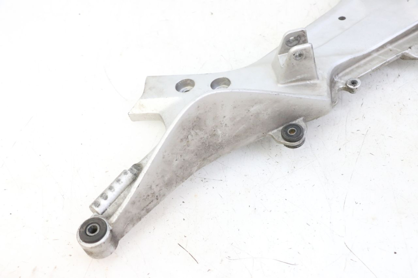 photo de SOPORTE ESTRIBERA DELANTERA DERECHA HONDA ST PAN EUROPEAN 1300 (2002 - 2013)