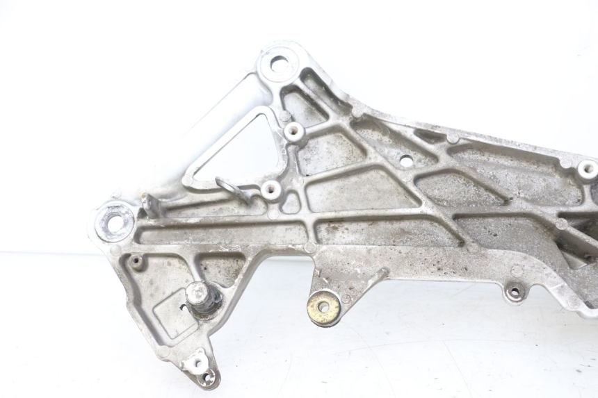 photo de SOPORTE ESTRIBERA DELANTERA DERECHA HONDA ST PAN EUROPEAN 1300 (2002 - 2013)