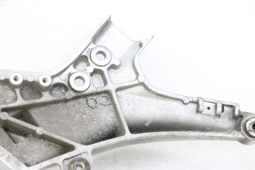 photo de SOPORTE ESTRIBERA DELANTERA DERECHA HONDA ST PAN EUROPEAN 1300 (2002 - 2013)