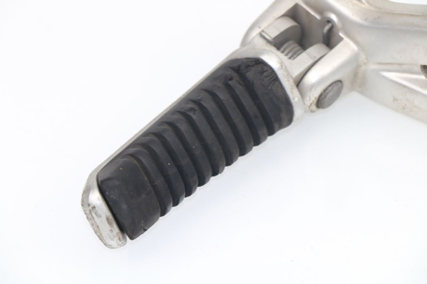 photo de SOPORTE ESTRIBERA DELANTERA DERECHA DUCATI ST2 944 (1997 - 2003)