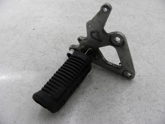 photo de SOPORTE ESTRIBERA DELANTERA DERECHA SUZUKI GS GSE 500 (2001 - 2003)