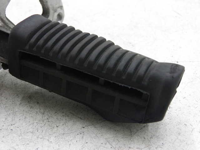 photo de SOPORTE ESTRIBERA DELANTERA DERECHA SUZUKI GS GSE 500 (2001 - 2003)