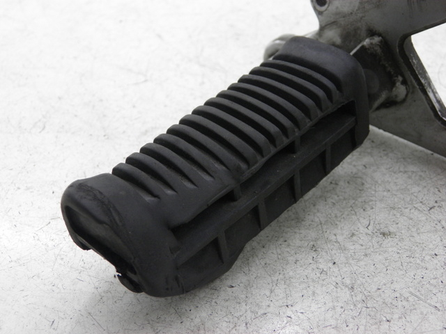 photo de SOPORTE ESTRIBERA DELANTERA DERECHA SUZUKI GS GSE 500 (2001 - 2003)