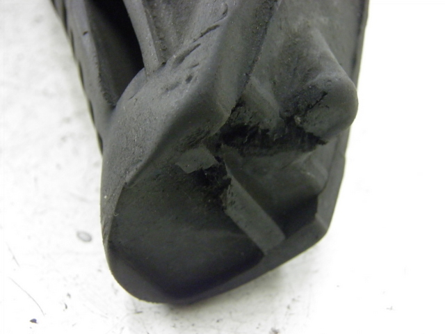 photo de SOPORTE ESTRIBERA DELANTERA DERECHA SUZUKI GS GSE 500 (2001 - 2003)