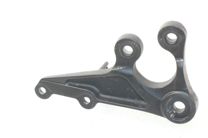 photo de SOPORTE ESTRIBERA DELANTERA DERECHA SUZUKI GSX-R GSXR K16 1000 (2012 - 2016)