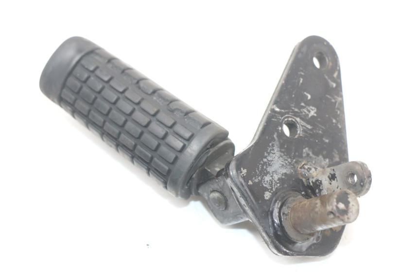 photo de SOPORTE ESTRIBERA DELANTERA DERECHA SUZUKI GZ MARAUDER 125 (1998 - 2004)
