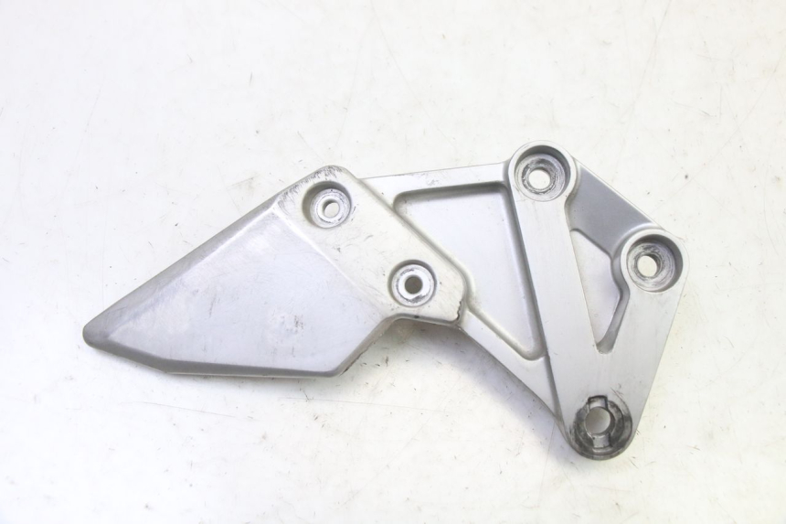 photo de SOPORTE ESTRIBERA DELANTERA DERECHA SUZUKI SV S 650 (2003 - 2009)