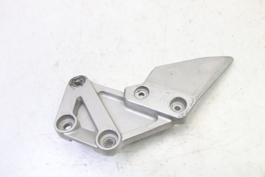photo de SOPORTE ESTRIBERA DELANTERA DERECHA SUZUKI SV S 650 (2003 - 2009)