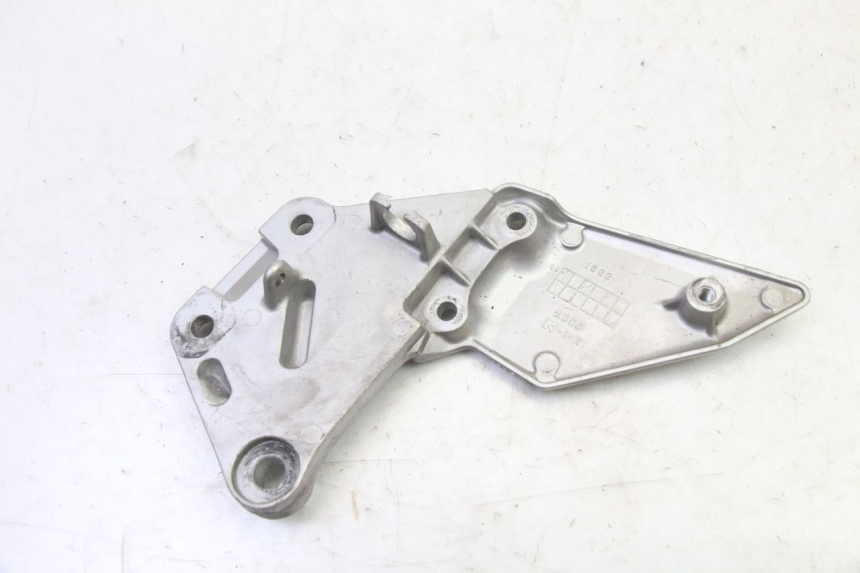 photo de SOPORTE ESTRIBERA DELANTERA DERECHA SUZUKI SV S 650 (2003 - 2009)