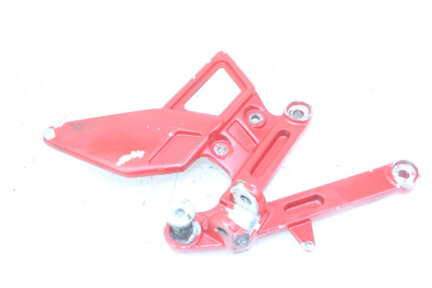 photo de SOPORTE ESTRIBERA DELANTERA DERECHA YAMAHA TZR 50 (2008 - 2016)