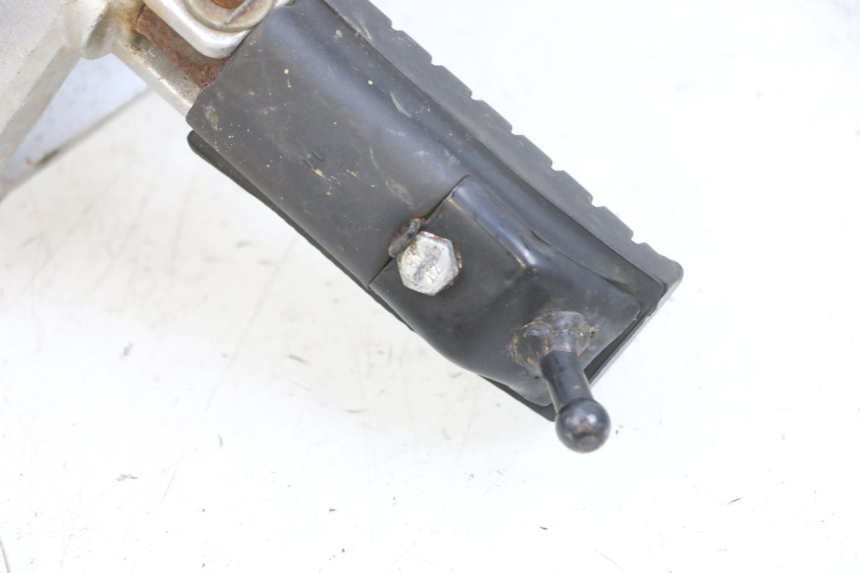 photo de SOPORTE ESTRIBERA DELANTERA DERECHA DAELIM VJ ROADWIN FI 125 (2008 - 2017) - Zoom estado de uso