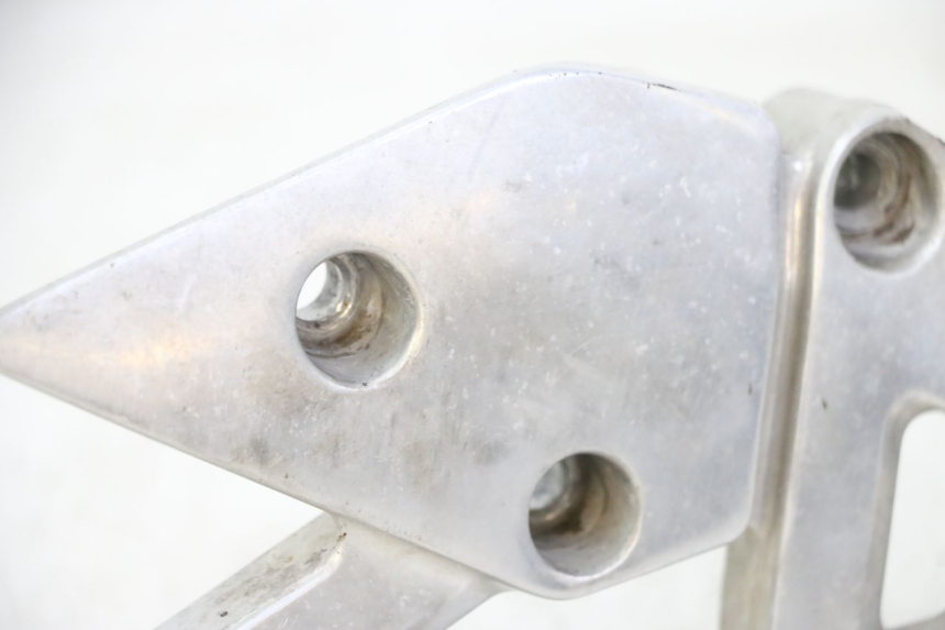 photo de SOPORTE ESTRIBERA DELANTERA DERECHA YAMAHA XJN DIVERSION 600 (2000 - 2003)