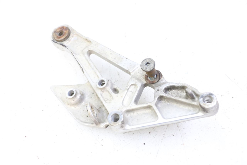 photo de SOPORTE ESTRIBERA DELANTERA DERECHA YAMAHA XJN DIVERSION 600 (2000 - 2003)