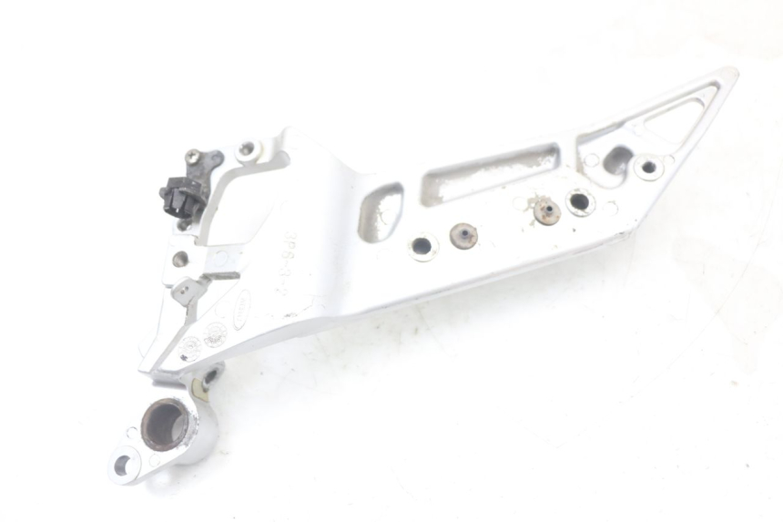 photo de PLACA DE APOYO DELANTERO DERECHO YAMAHA FJR ABS 1300 (2006 - 2012)